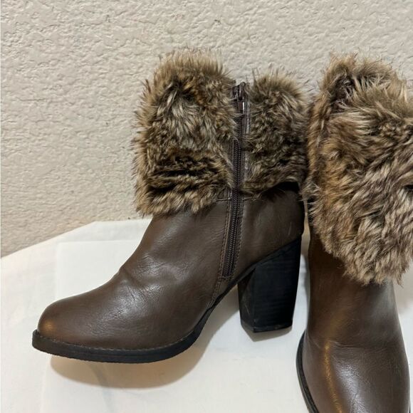 Sugar Pursuit Brown Boots with Faux Fur Collar - Picture 8 of 16